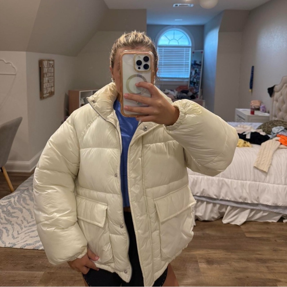 NWT Abercrombie & Fitch off White Puffer Jacket